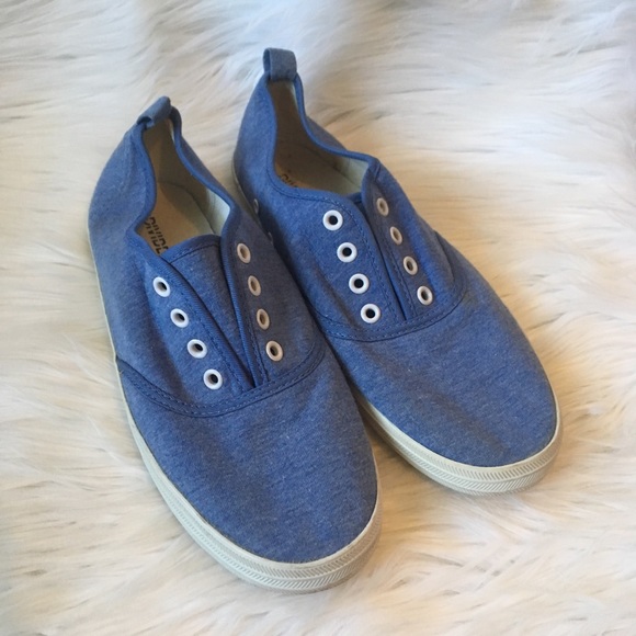 white birkenstocks girls